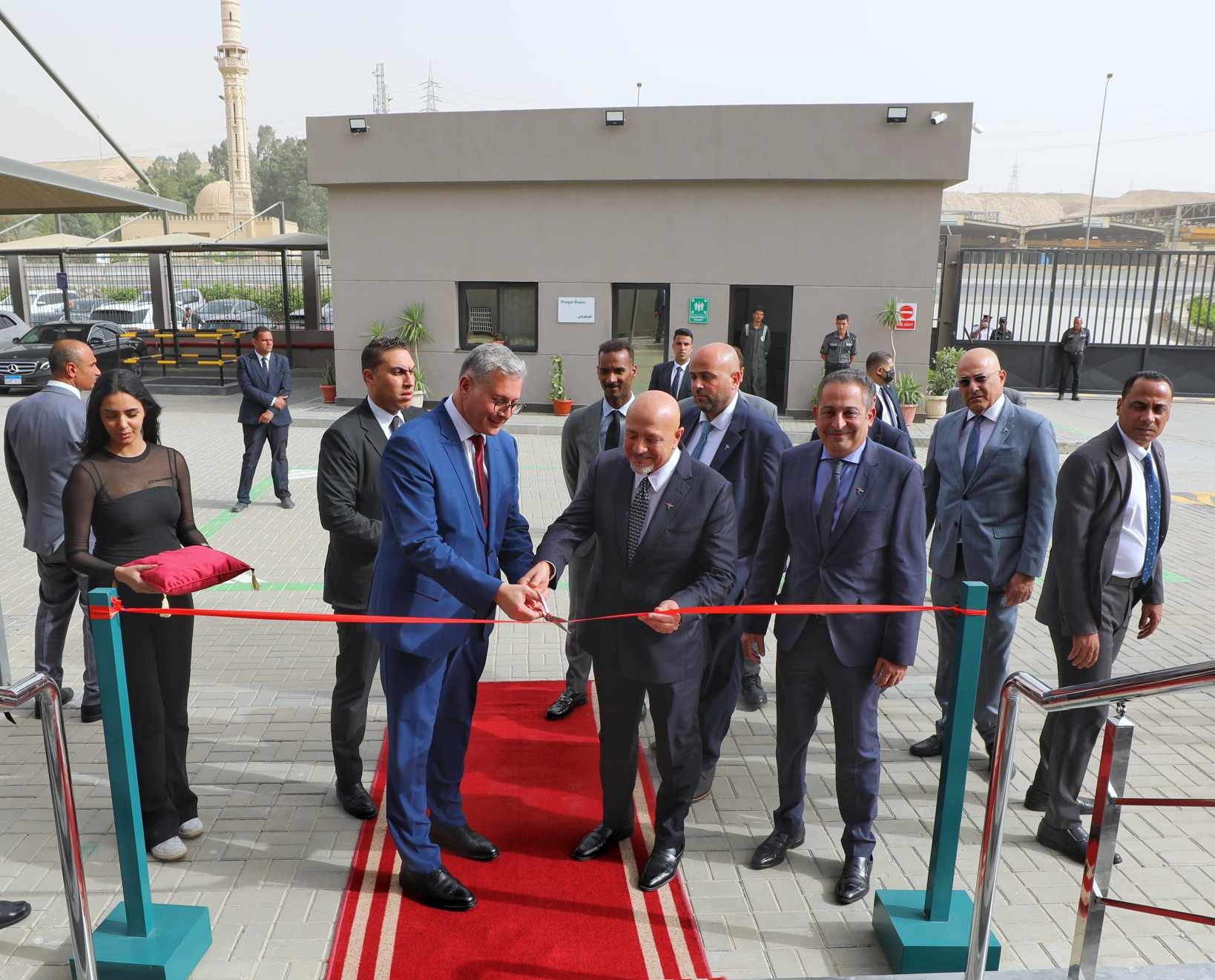 وزير البترول يفتتح مركز العمليات المتكامل الجديد لشركة "طاقة" السعودية في مصر