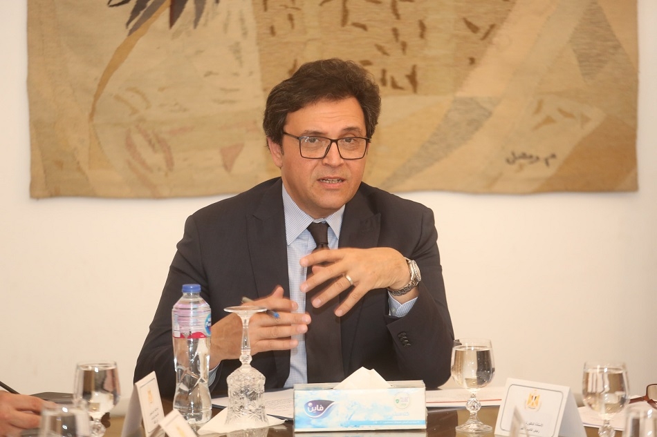 وزير الثقافة يجتمع بقيادات الوزارة لاستعراض المبادرات المنتظر إطلاقها بالتزامن مع احتفالات 30 يونيو
