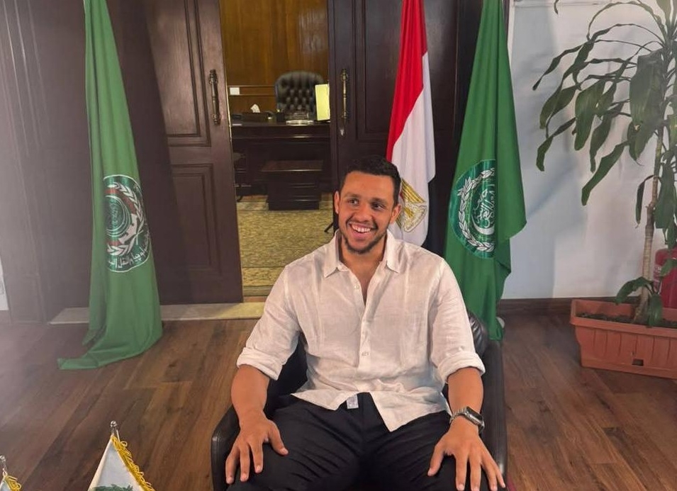 الأكاديمية العربية تُكرم أحد طلابها بعد تصدره التصنيف العالمي في الاسكواش