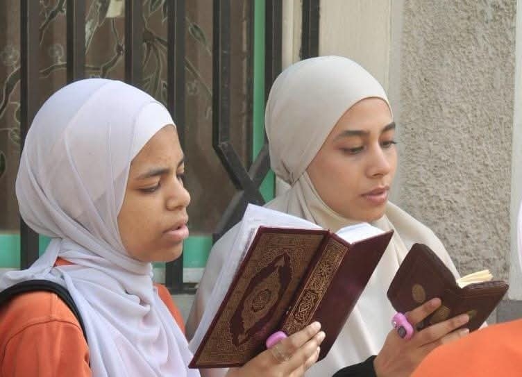 طلاب القسم العلمي الأزهري بمطروح أدوا امتحان القرآن والحديث الشريف دون شكاوى
