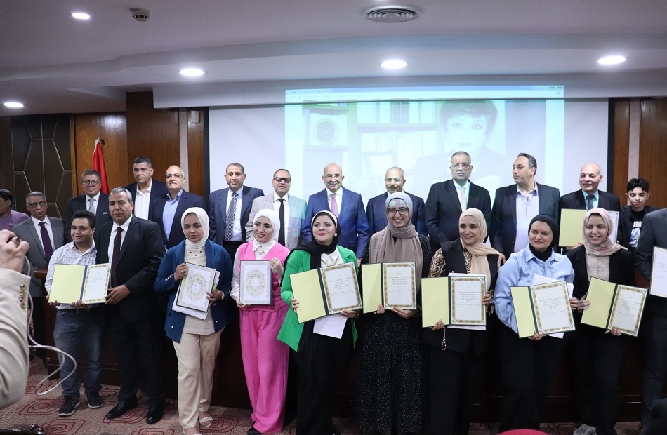 توزيع جوائز «رائدة الإعلام العربي» الدكتورة نوال عمر برعاية نقابة الصحفيين ومؤسسة الأهرام