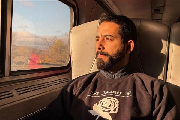 الشاعر الفلسطيني مصعب أبو توهة يفوز بجائزة بوليتزر 2025 بمقالاته عن غزة