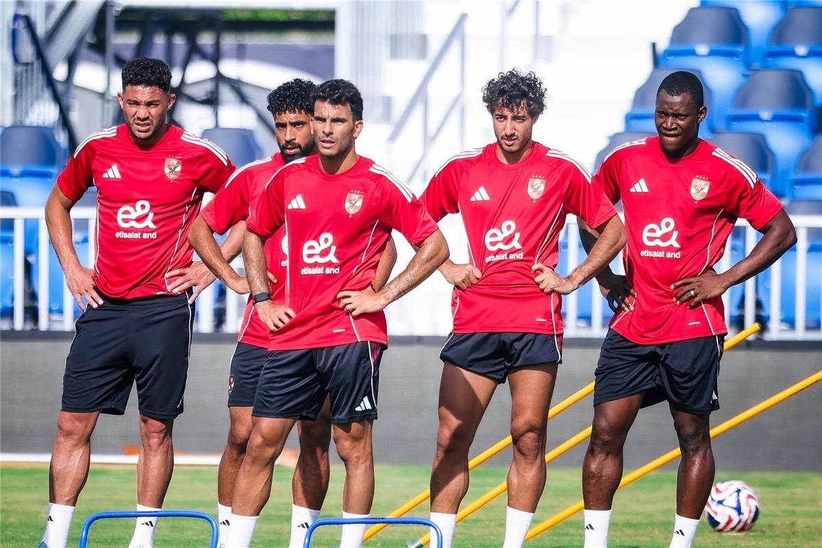 وزير الرياضة يشيد بأداء النادي الأهلي في مستهل مشواره بكأس العالم للأندية