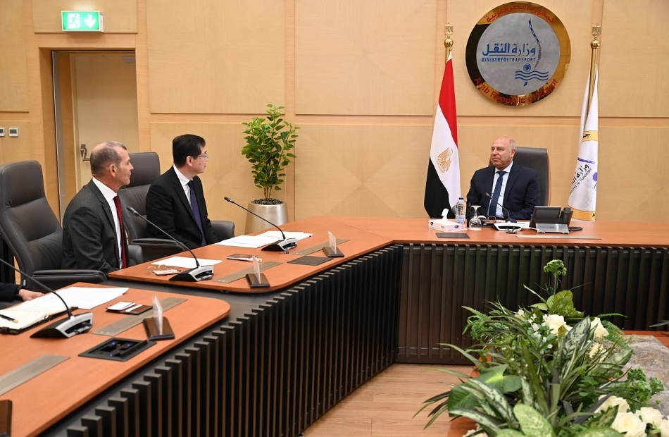 وزير النقل يلتقي رئيس شركة ميتسوبيشي لبحث تعزيز التعاون في مشروعات مترو الأنفاق