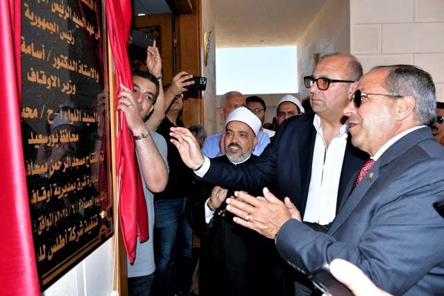 محافظ بورسعيد يفتتح مسجد الرحمن بحي الشرق