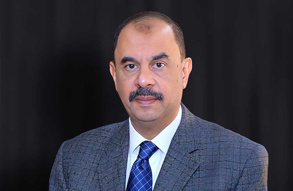 إحالة أحد أصحاب المحال التجارية بطهطا للنيابة