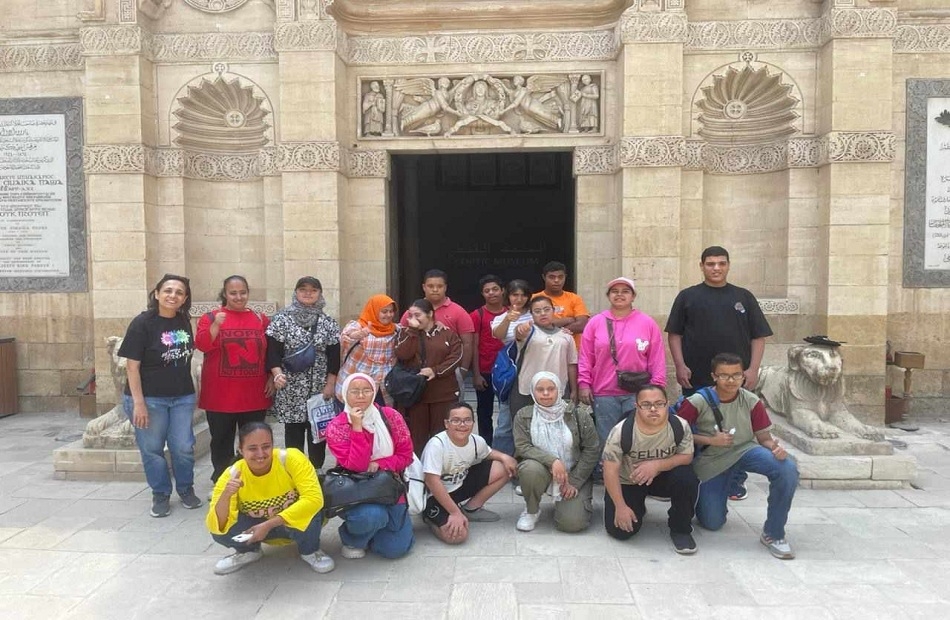 أتوبيس الفن الجميل يصطحب الأطفال ذوي الهمم في جولة بمنطقة مصر القديمة