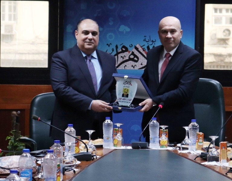 «بوابة الأهرام» تكرم اللواء خالد اللبان رئيس هيئة قصور الثقافة والشاعر مسعود شومان