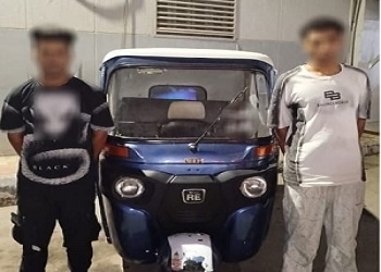 جريمة في ثانية.. «توك توك» يخطف هاتف طفلة والأمن يلاحق الجناة