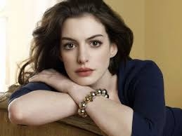 ‏ آن هاثاواي تنشر الصور الأولى من تصوير The Devil Wears Prada 2