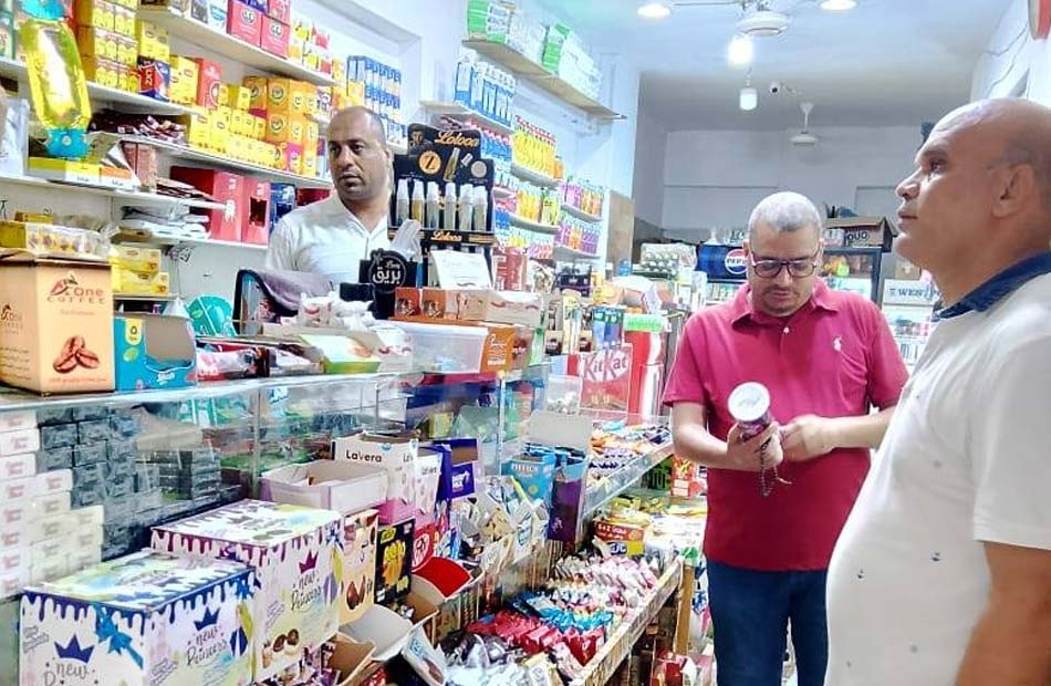 34 محضرا وإنذارا في حملة على أسواق المنتزه بالإسكندرية