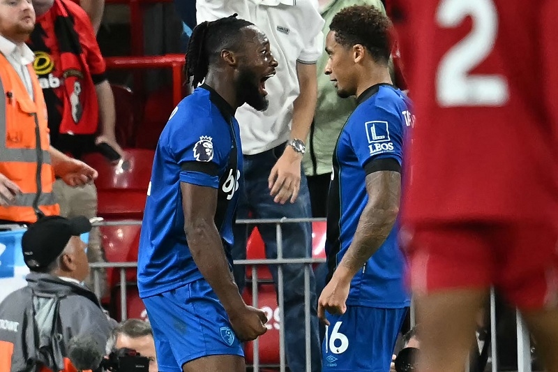 ليفربول وبورنموث .. سيمينيو يسجل مجددًا لتعود النتيجة إلى التعادل 2-2