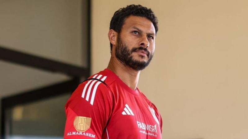 محمد الشناوي يتدرب منفردًا في التتش قبل مباراة الأهلي وغزل المحلة