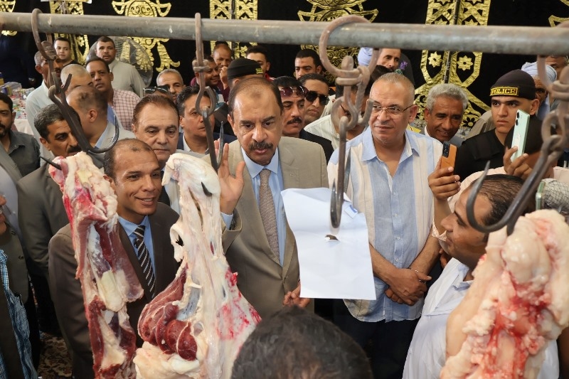 محافظ سوهاج يوجه بتخفيض الأسعار ورفع العبء عن كاهل المواطنين