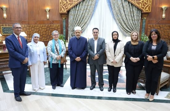 شيخ الأزهر يلتقي رئيسيّ المركز القومي للترجمة ومركز الأزهر للترجمة في المشيخة