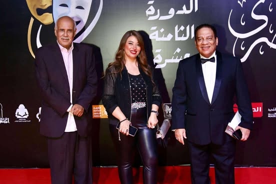 نجوم على السجادة الحمراء للمهرجان القومي للمسرح