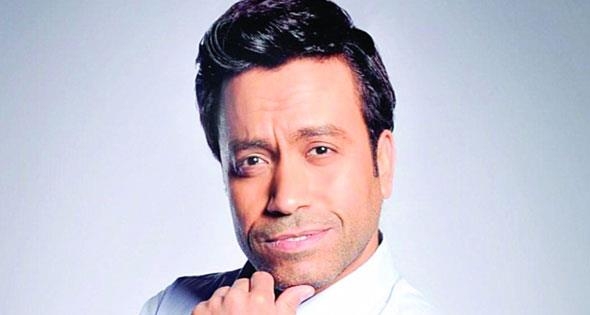 سامح حسين يهدي برنامجه «قطايف» للتليفزيون المصرى