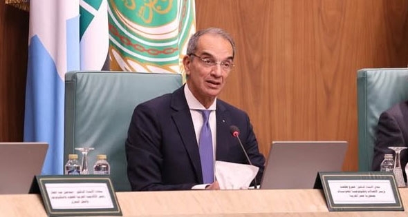 نيابة عن الرئيس السيسى وزير الاتصالات يشارك فى قمة الذكاء الاصطناعى بباريس