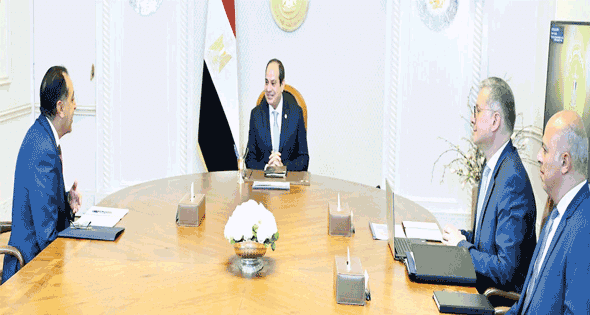تعزيز احتياطى  البترول والغاز 
الرئيس: زيادة الاستثمارات الأجنبية وتكثيف عمليات التنقيب وتنمية الحقول والإنتاج