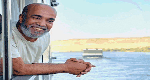 سليمان عيد.. ابتسامة لا تغيب