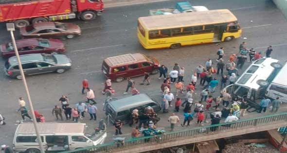 فى 4 حوادث مرورية أعلى الدائرى والمحور.. مصرع 3 وإصابة 30 آخرين واحتراق وتحطم 12 سيارة