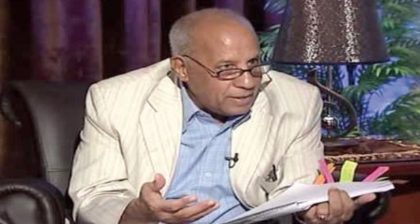 بعد 60 عاما من الإبداع..
د.أحمد درويش: أعجز أحيانا عن فهم بعض نقّاد الحداثة!