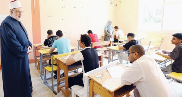 لا شكاوى من طلاب الثانوية الأزهرية هدوء فى لجان امتحانات الدبلومات الفنية