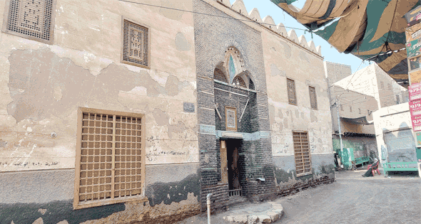 عمره 270 عاما ويتباهي بزخارفه
مسجد «الكاشف» فى منفلوط ينشد الإنقاذ