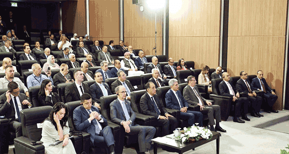 خلال لقاء رئيس الوزراء ونظيره الصربى
القاهرة وبلجراد تتفقان على دعم الحلول السلمية بالمنطقة
