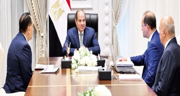 تعزيز الانضباط المالى لتطوير الاقتصاد..
الرئيس: اتخاذ الاحتياطات المالية والسلعية فى ظل حالة التصعيد بالمنطقة