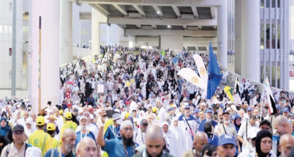 جسر جوى لعودة الحجاج..
ضيوف الرحمن ينتهون من أداء الفريضة بطواف الوداع