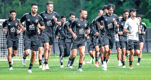 محاولات السيطرة على 3 أزمات في الأهلي قبل انطلاق الموسم الجديد