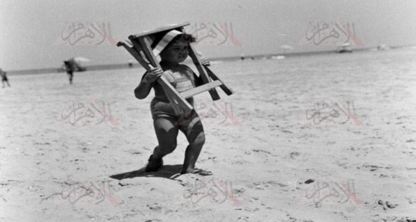يا أهلا بالصيف والمصايف.. شباب آسيا وإفريقيا يمهدون طرق «بلطيم» سنة 1960.. و«جمصة» بـ « جنيهين » فى السبعينيات