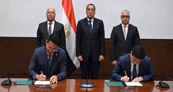 توقيع عقد مصنع صينى للإطارات فى «اقتصادية السويس»