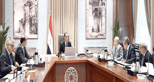 تعزيز تنافسية الصادرات.. ودعم توطين الصناعة..
رئيس الوزراء: هيكلة الهيئات الاقتصادية ركيزة فى مسار الإصلاح المؤسس