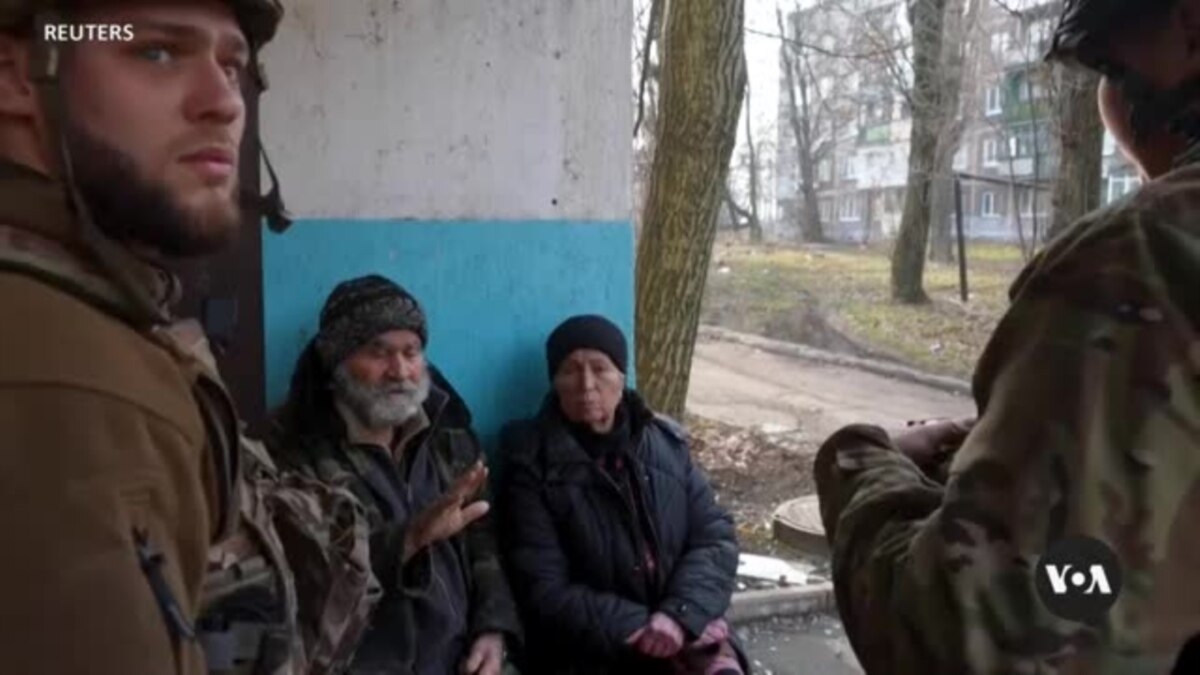 Evacuations in eastern Ukraine's Pokrovsk as Russian forces inch closer