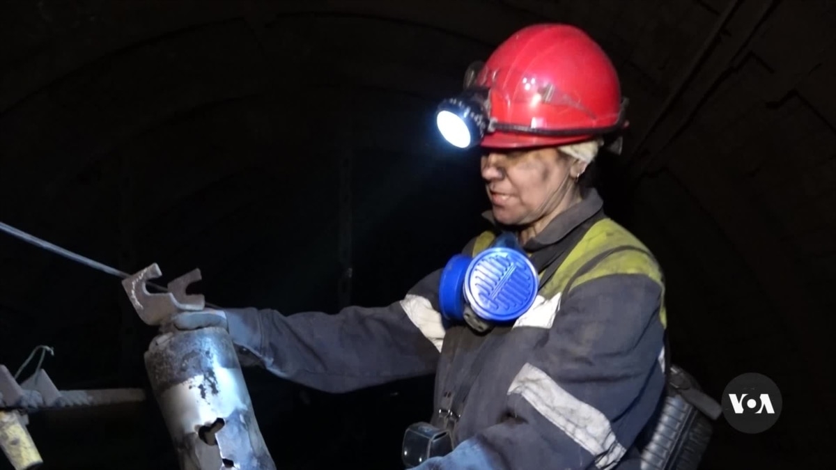 Ukrainian women fill coal miners' jobs left open by drafted men