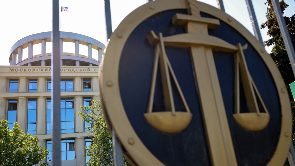 VOA Russian: Russia hits record low in fighting corruption, global report says