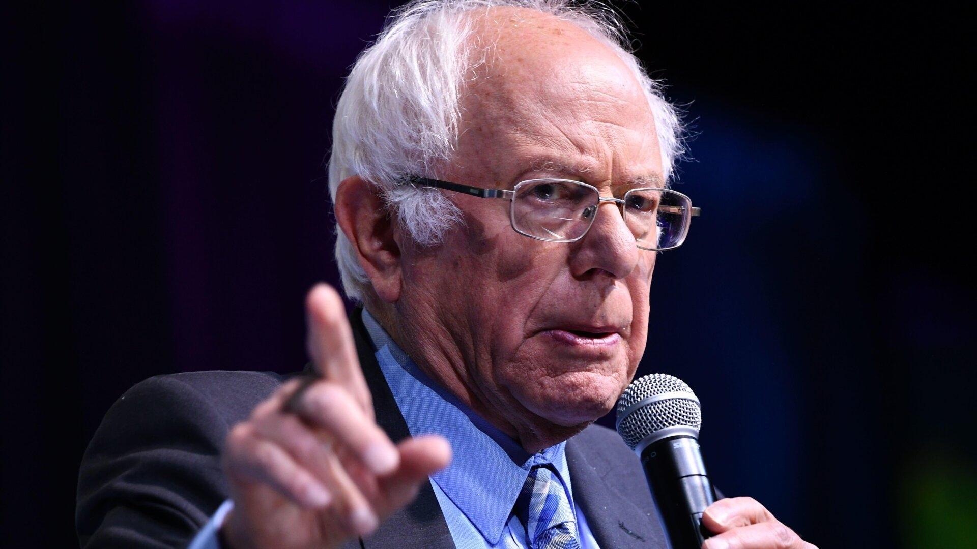 Bernie Sanders Reveals the AI ‘Doomsday Scenario' That Worries Top Experts