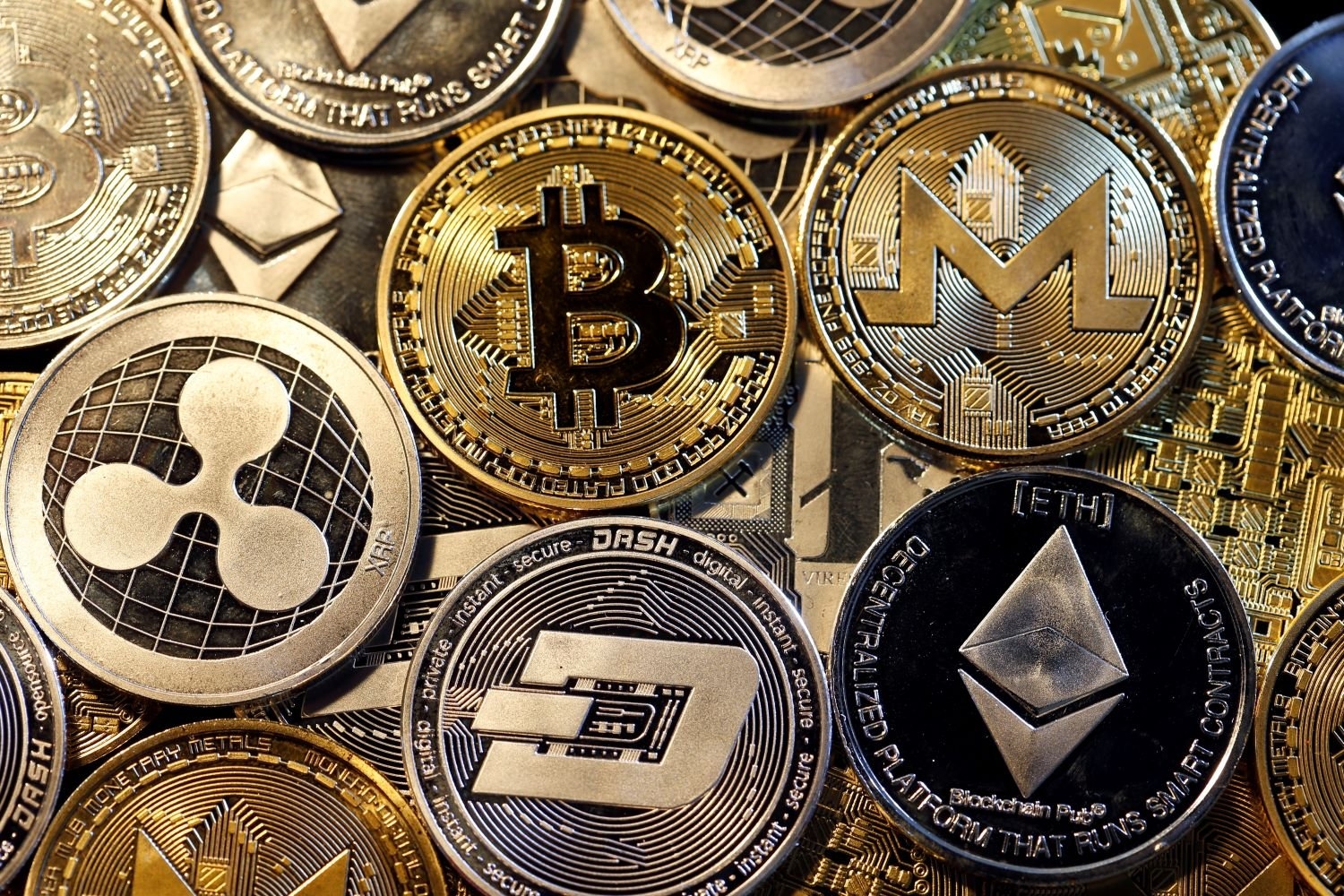 Family of Bitcoin Influencers Hide Their Crypto Codes on Four Continents to Deter Kidnappers
