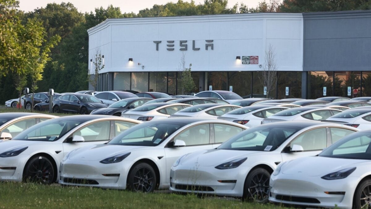 Tesla Reportedly Shuts Down AI Project Weeks After Musk Called It 'Spectacular'