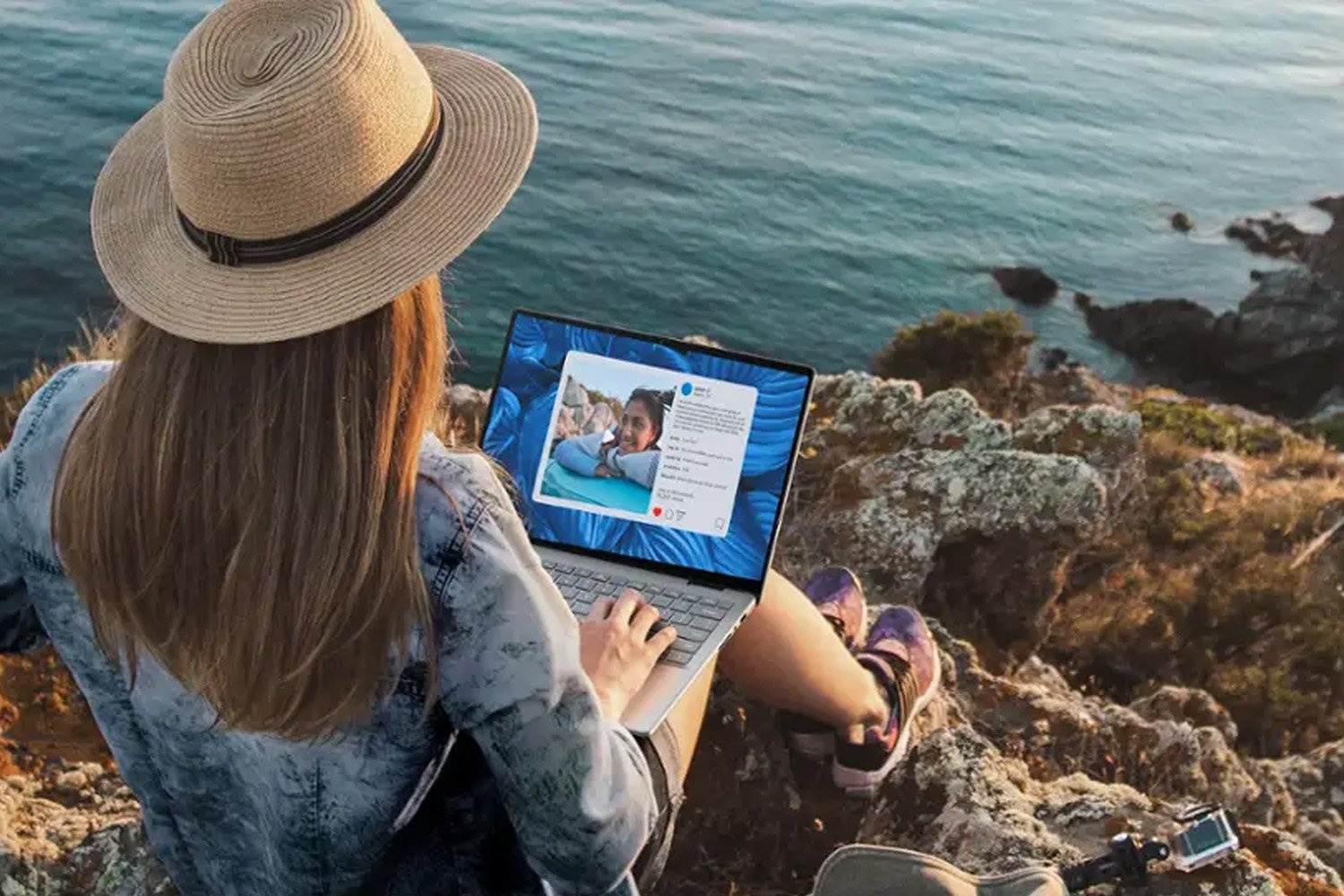 Dell Inspiron 2-in-1 Touchscreen Laptop Doubles as a Tablet, All-Time Low Price Means No Need to Buy Two Devices