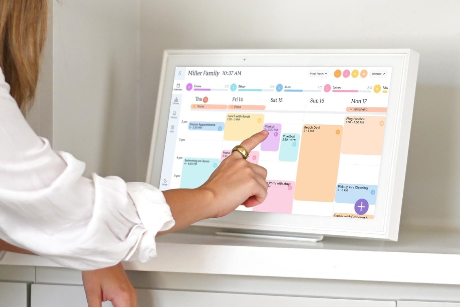 Amazon's Best-Selling Skylight Smart Touchscreen Calendar Hits Record Low Price