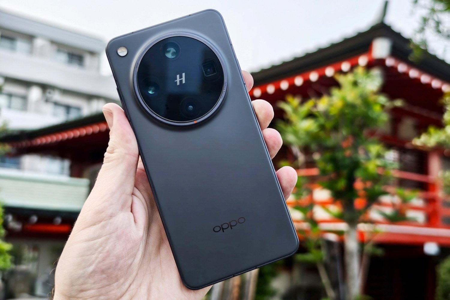 Oppo Find X8 Ultra Review: This Might Be the World's Best Phone Camera