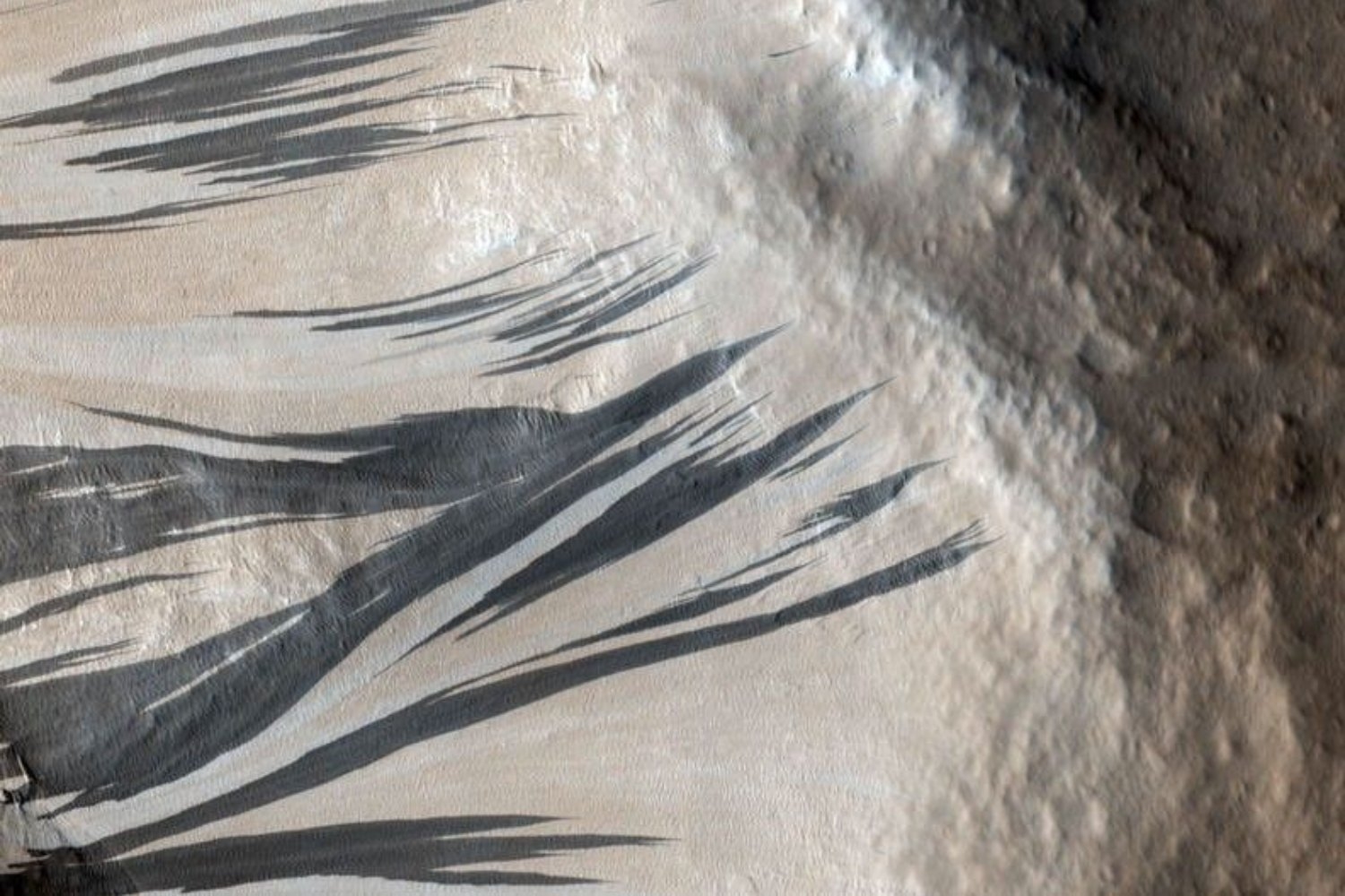Water on Mars? Mysterious Dark Streaks Aren't What Scientists Thought