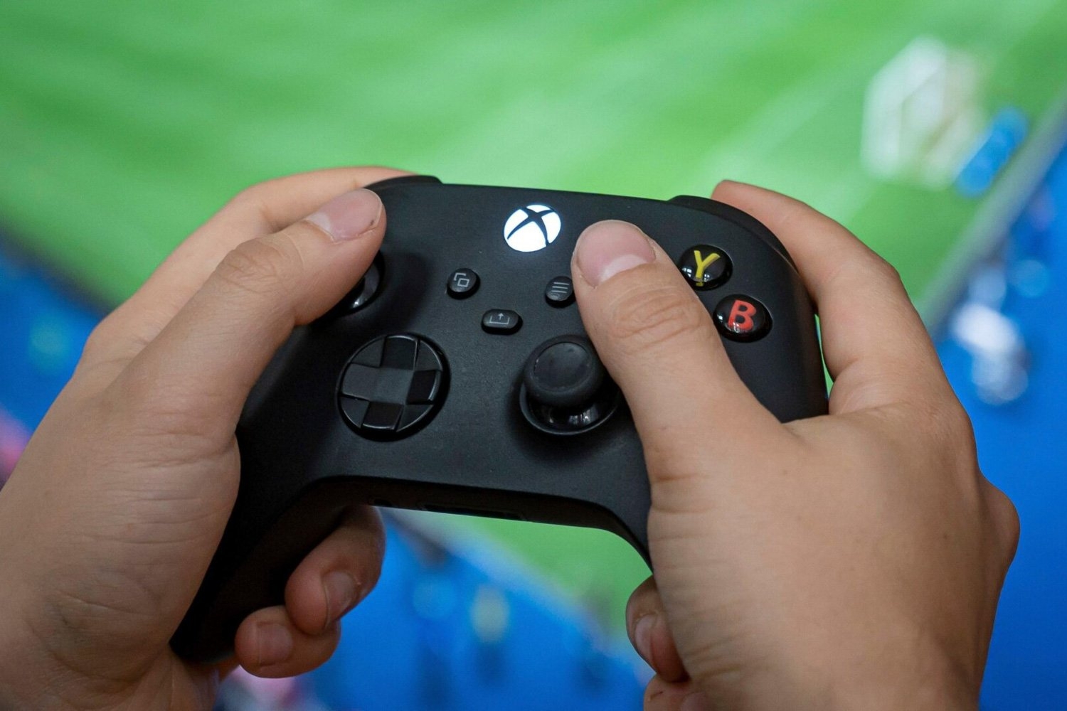 The Asus ROG Ally 2 May Have an Xbox Button and Wonky Grips