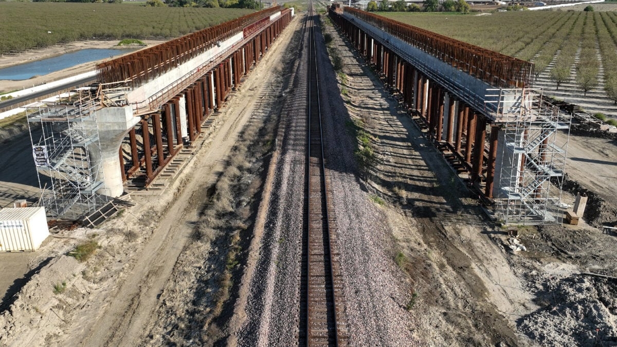 Trump's DOT Threatens to Pull Funding for California's High-Speed Rail