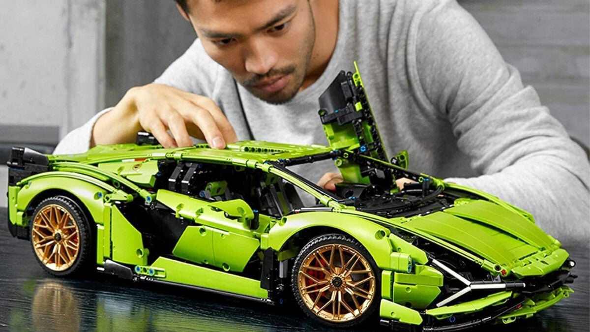 LEGO Technic Lamborghini Drops to Its All-Time Low With Limited Stock, Perfect Gift for Your Car Enthusiast Dad