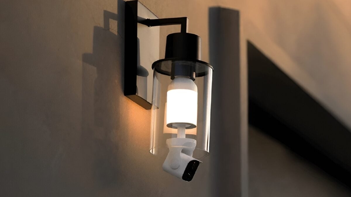 Wyze Says ‘Screw It' and Shoves a Camera Into Its Latest Smart Bulb