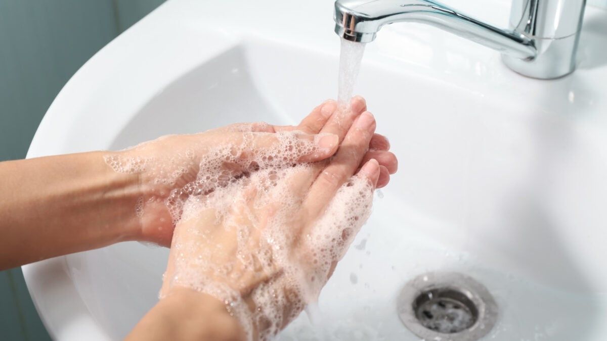 Hidden Sensors Reveal Filthy Truth About Handwashing in Hospital Bathrooms